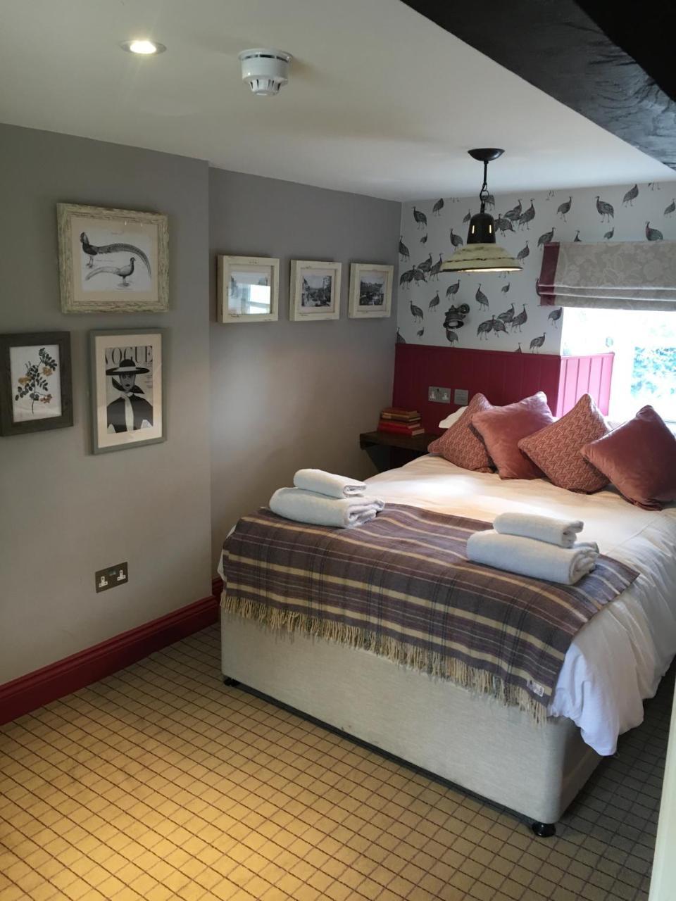 The Golden Pheasant Hotel Burford Exterior photo